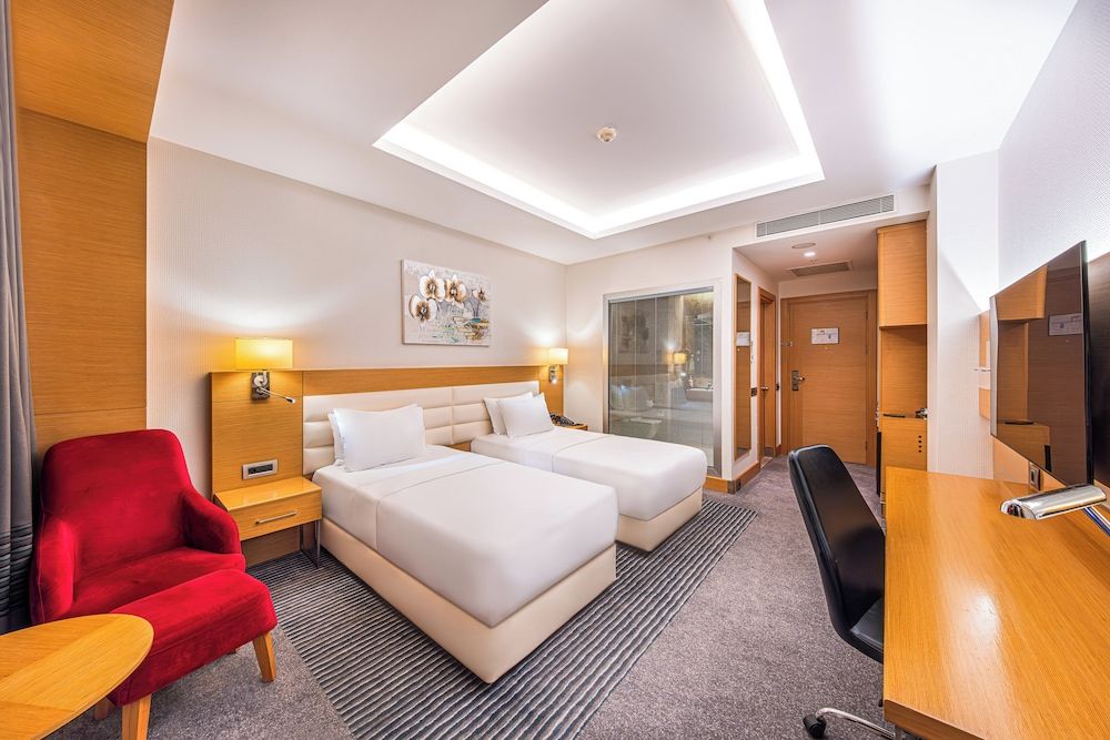 Holiday Inn Ankara - Cukurambar by IHG Standard Room, 2 Twin Beds