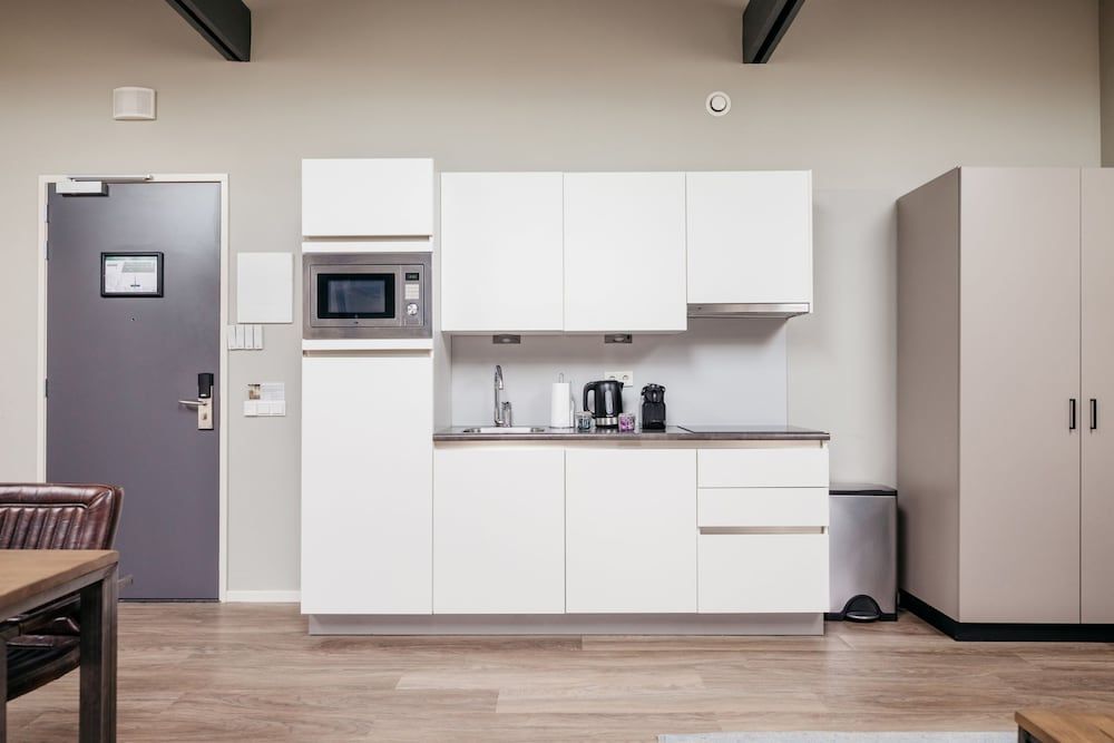 YAYS Amsterdam Maritime by Numa Extra Large Studio, Kitchen, Sofa Bed 9