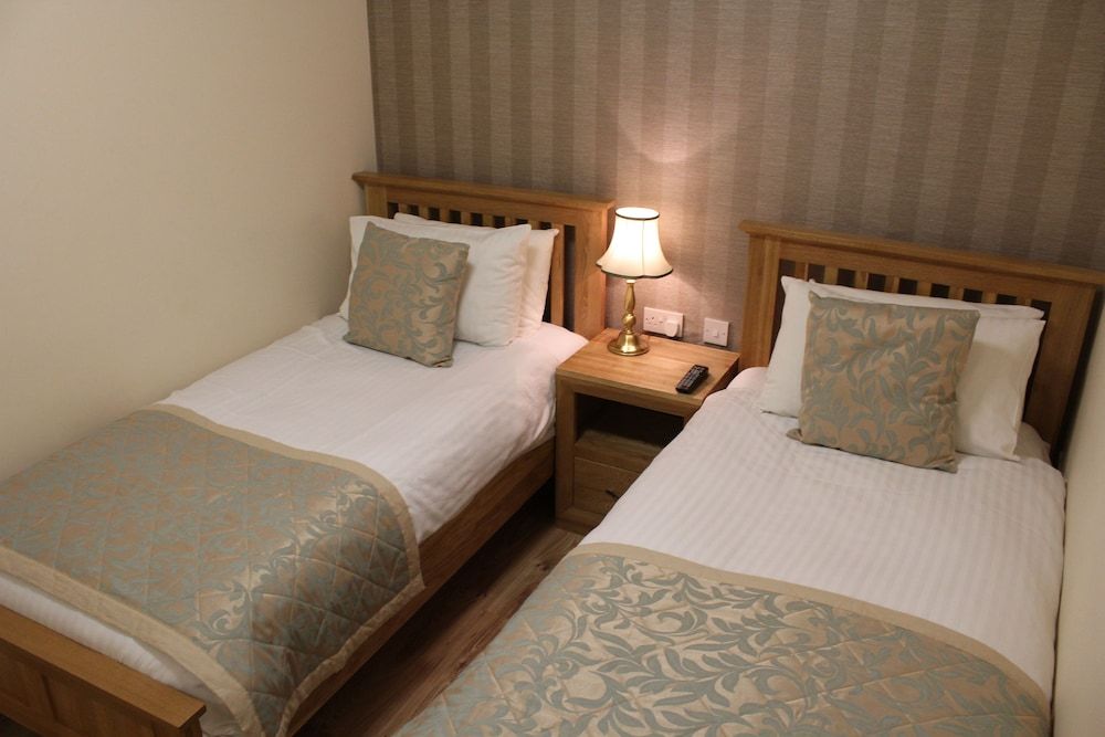 Best Western Manor Hotel Family Room, Multiple Beds, Non Smoking 2