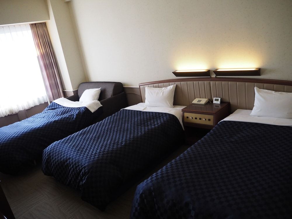 (West Building) Triple Room (28sqm) Non Smoking