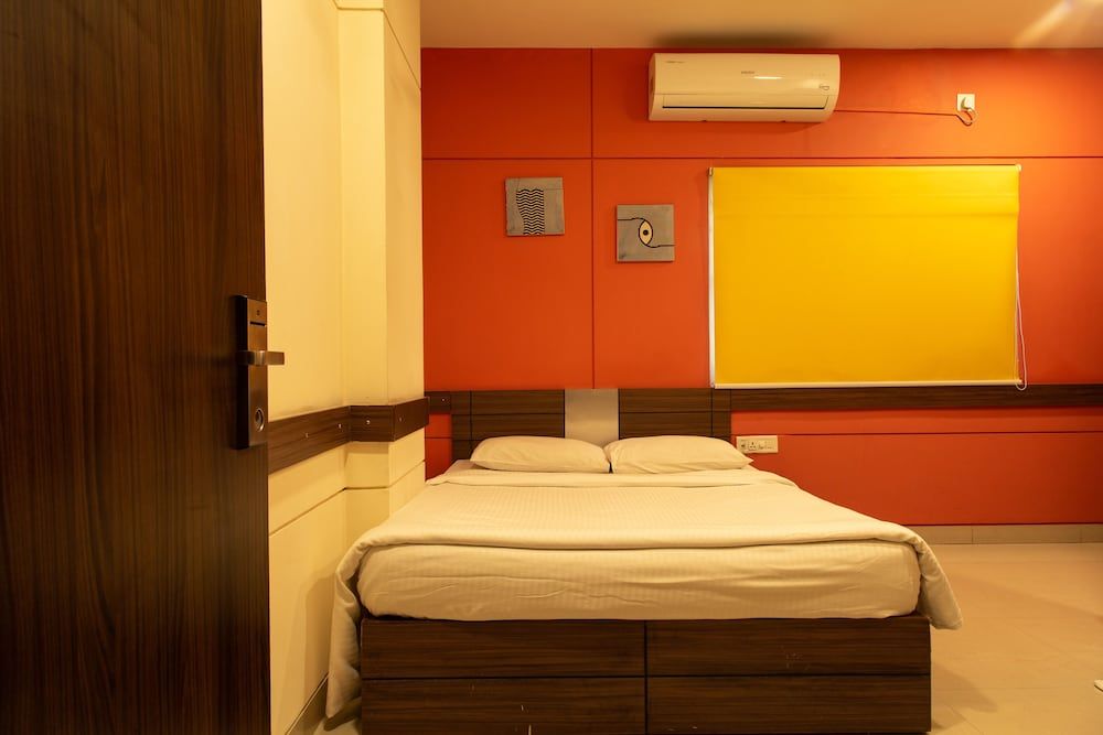 Ginger Tirupur Standard Room 8