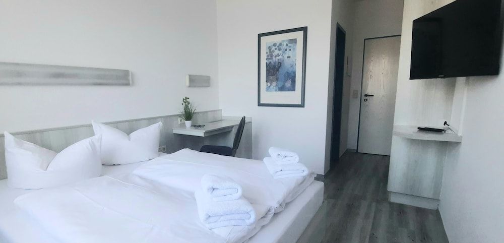 undefined Central-Hotel Tegel 8