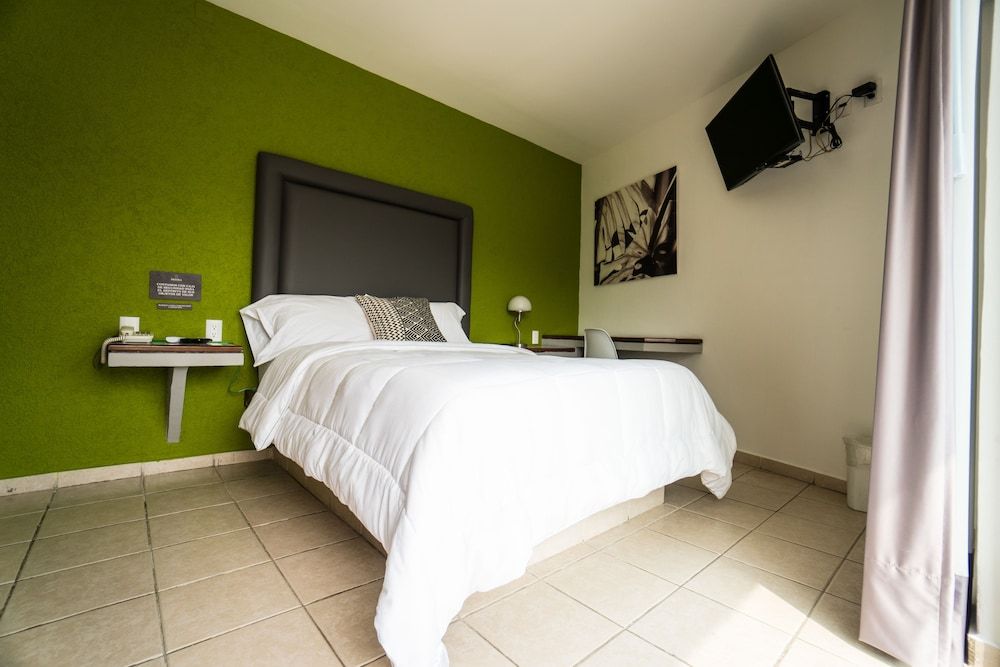 Hotel Suites Regina Standard Suite, 1 Queen Bed, Tower 2