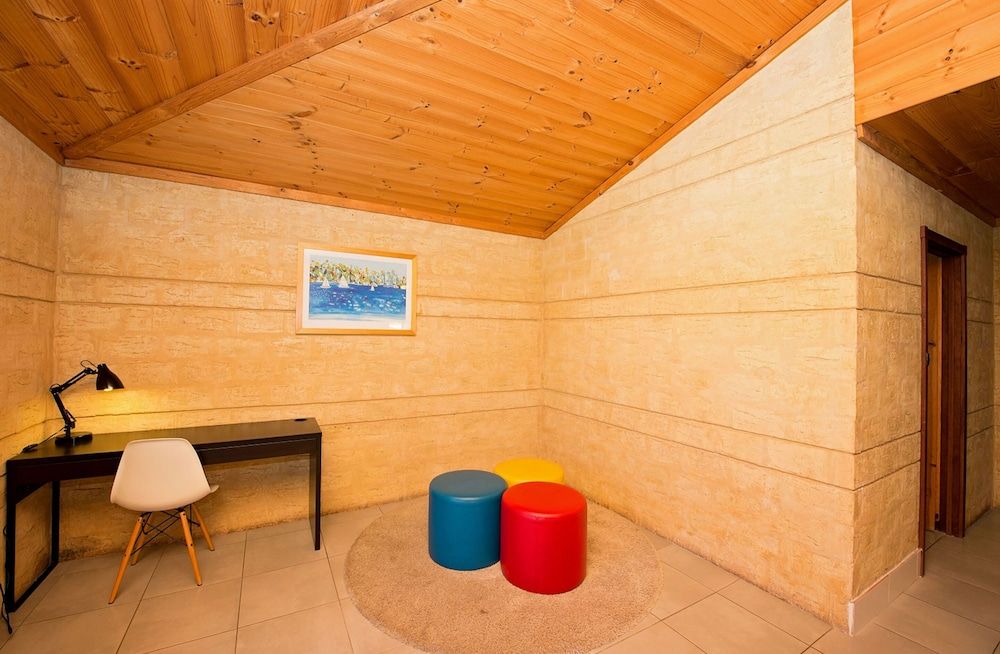 Discovery Parks - Bunbury Foreshore Deluxe 3 Bedroom Cabin 4