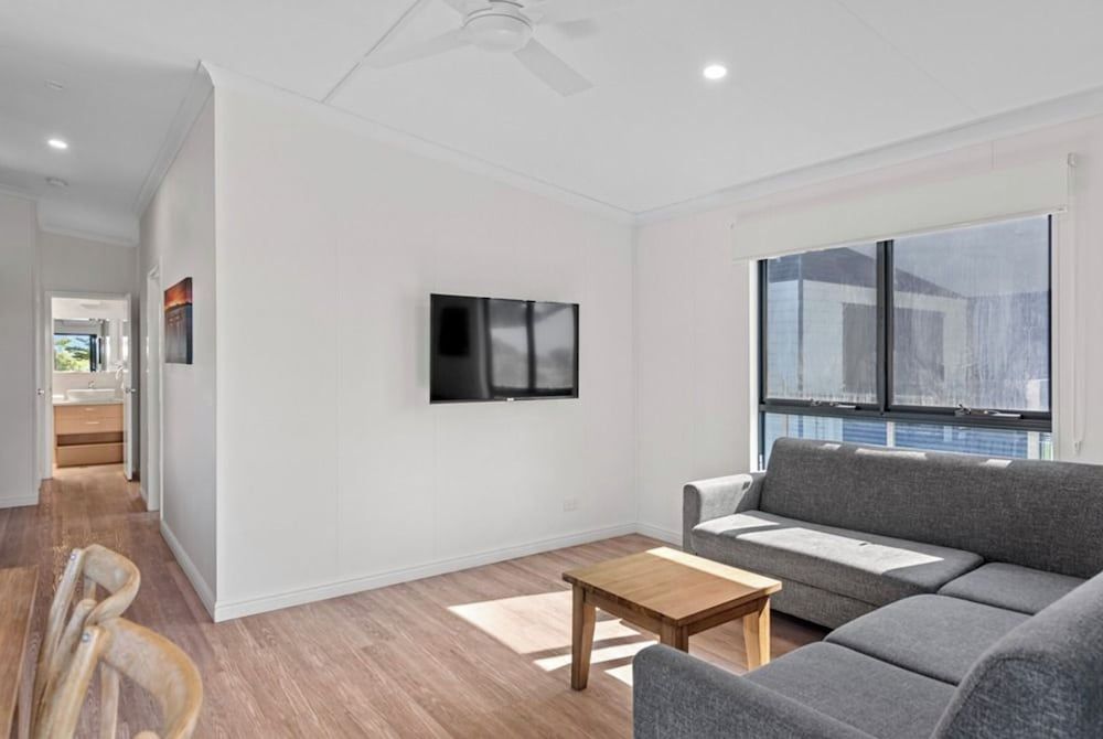 Discovery Parks - Bunbury Foreshore Superior Cabin - Sleeps 6 5