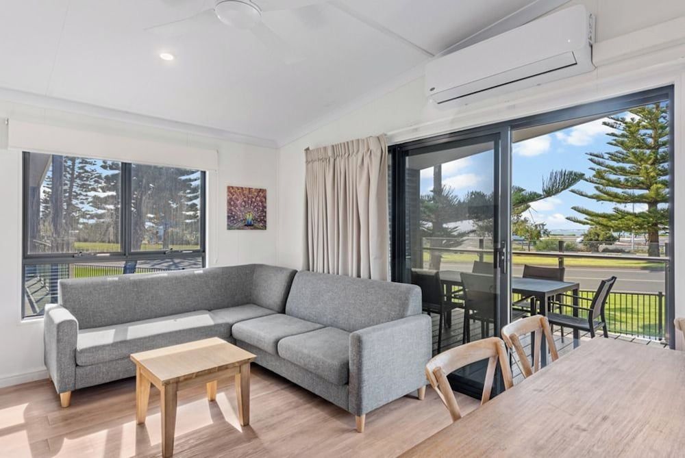 Discovery Parks - Bunbury Foreshore Superior Cabin - Sleeps 6 4