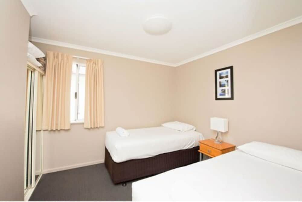 Deluxe 2 Bedroom Cabin - Pet Friendly
