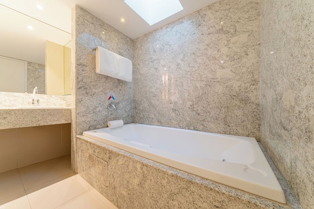 Beach Park Oceani Hotel Master Suite with Bathtub 12