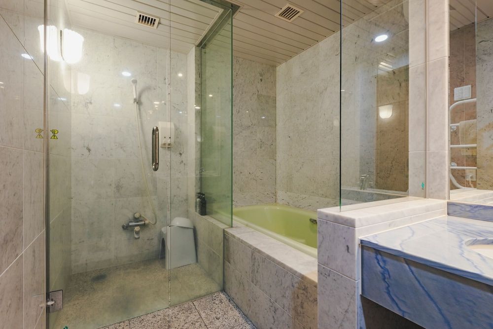 Higashikawa Asahidake Onsen Hotel Bear Monte Suite 4