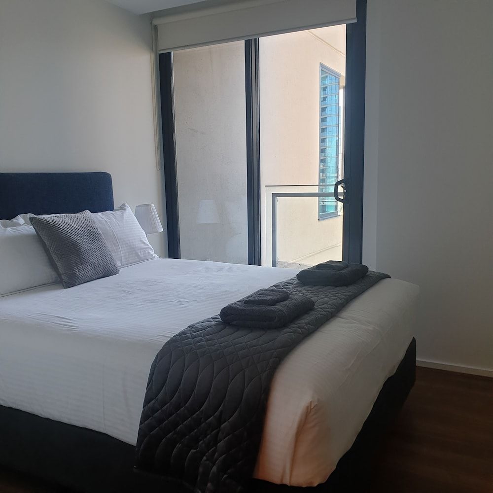 Waterfront Melbourne Apartments 2 Bedroom 2 Bath Apartment City View 2