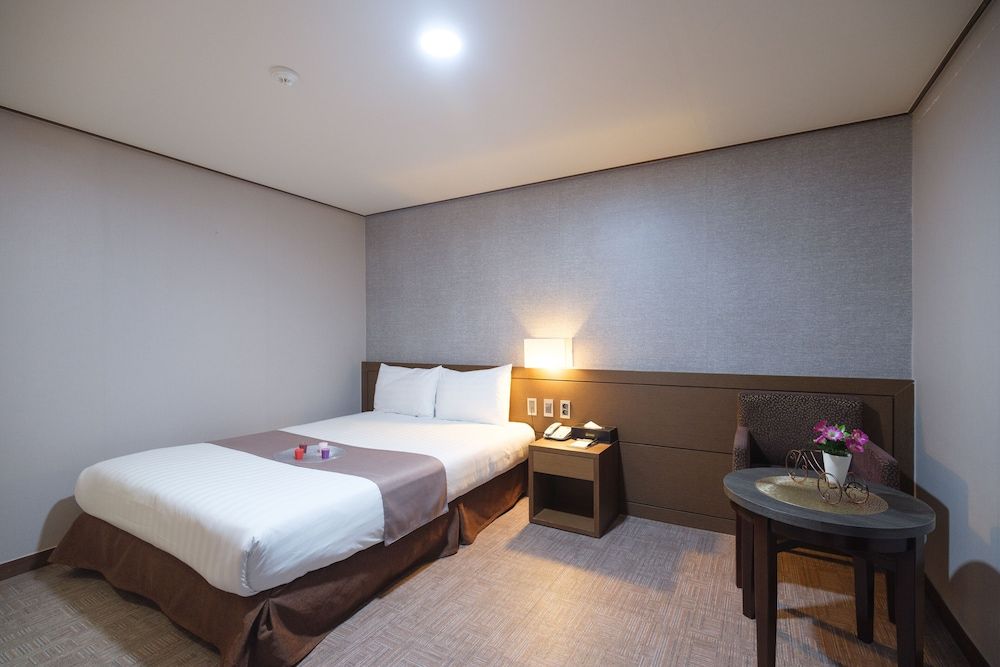 Benikea Hotel Jeju Standard Double Room 2