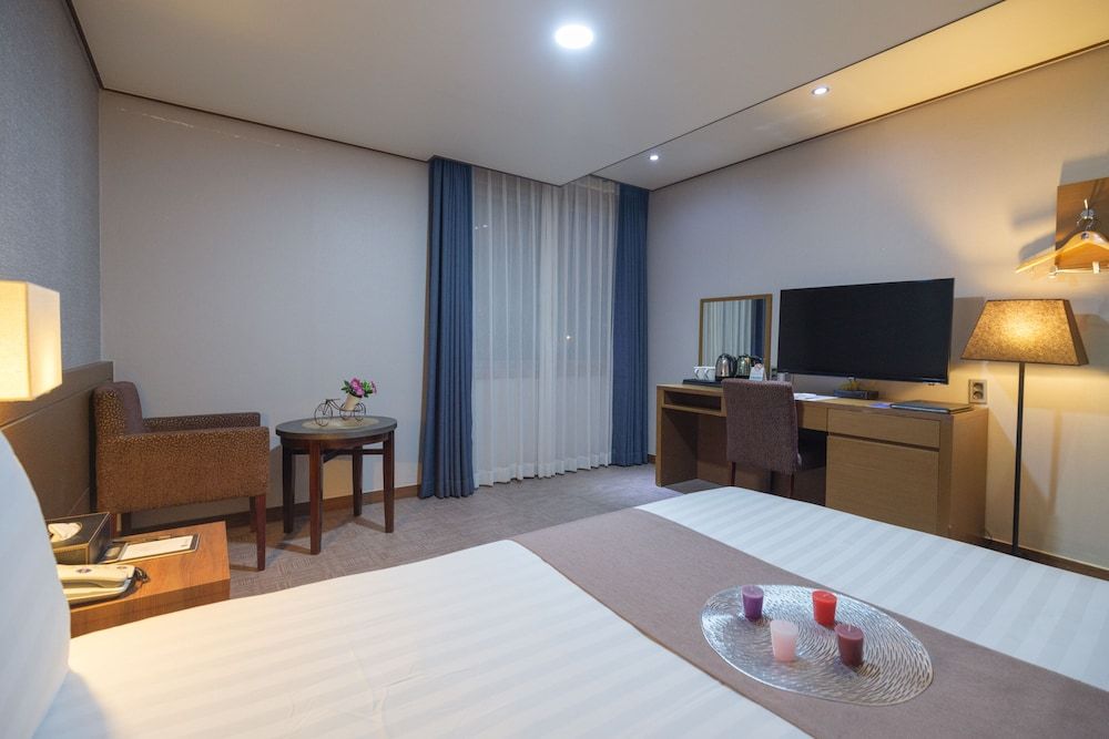 Benikea Hotel Jeju Standard Double Room 6