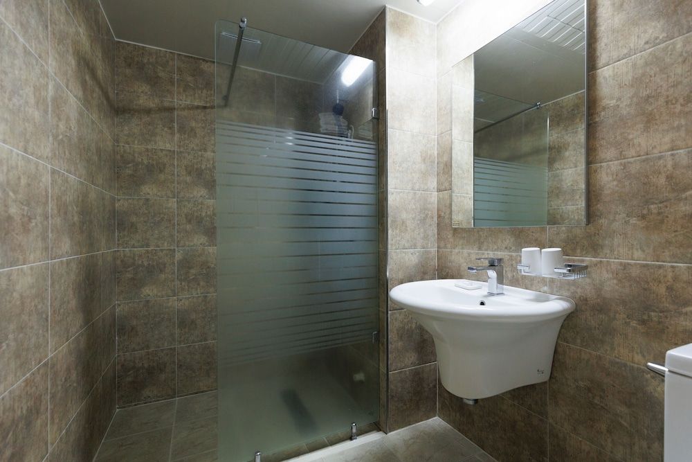 Benikea Hotel Jeju Standard Double Room 4