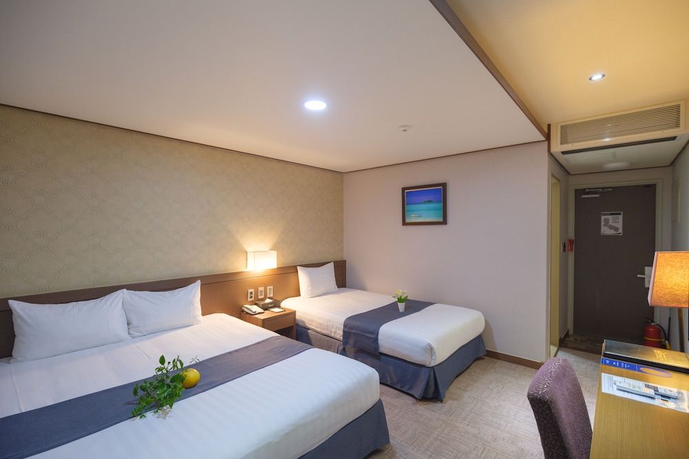 undefined Benikea Hotel Jeju 2