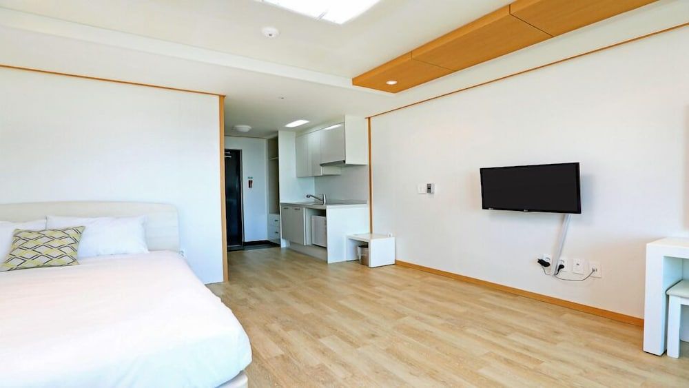 Marine Port Resort Deluxe Double Room, Ocean View 11