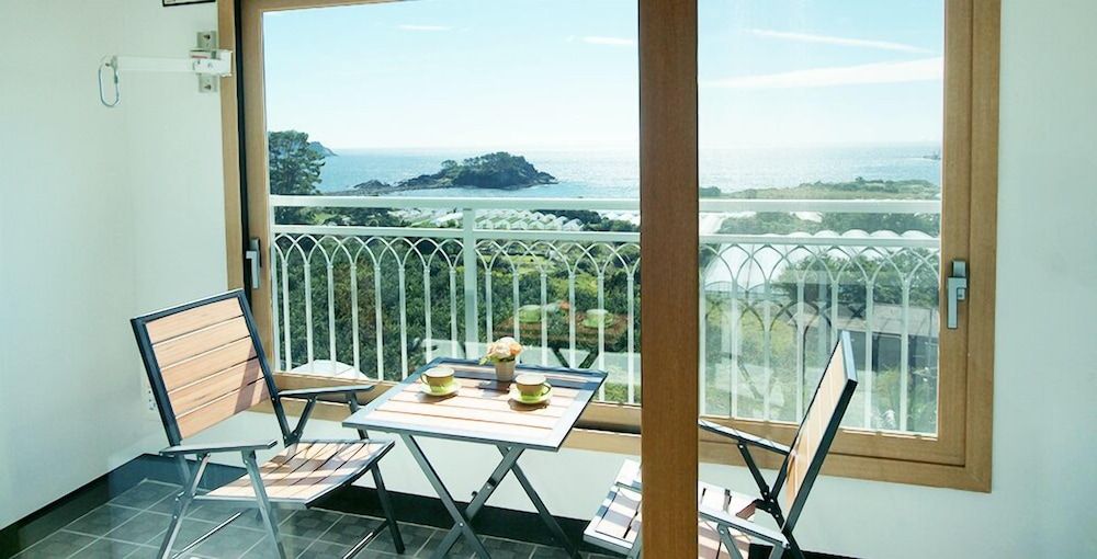 Marine Port Resort Deluxe Double Room, Ocean View 5