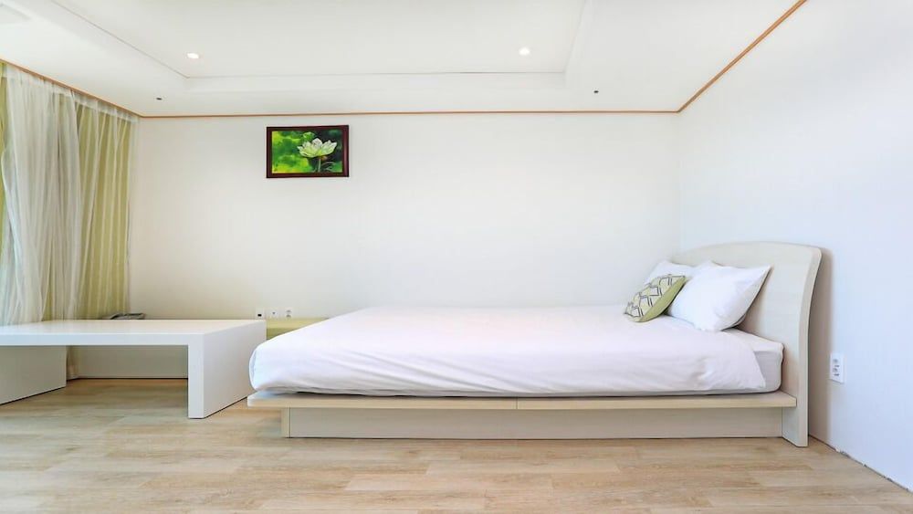 Marine Port Resort Deluxe Double Room, Ocean View 2