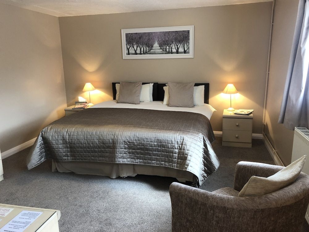 Newent Golf Club & Lodges Standard Double Room, 1 Double Bed, Ensuite, Ground Floor 2