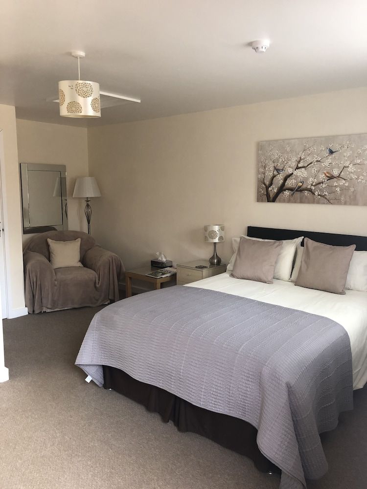 Newent Golf Club & Lodges Classic Double Room Single Use, 1 Double Bed, Ensuite, Ground Floor