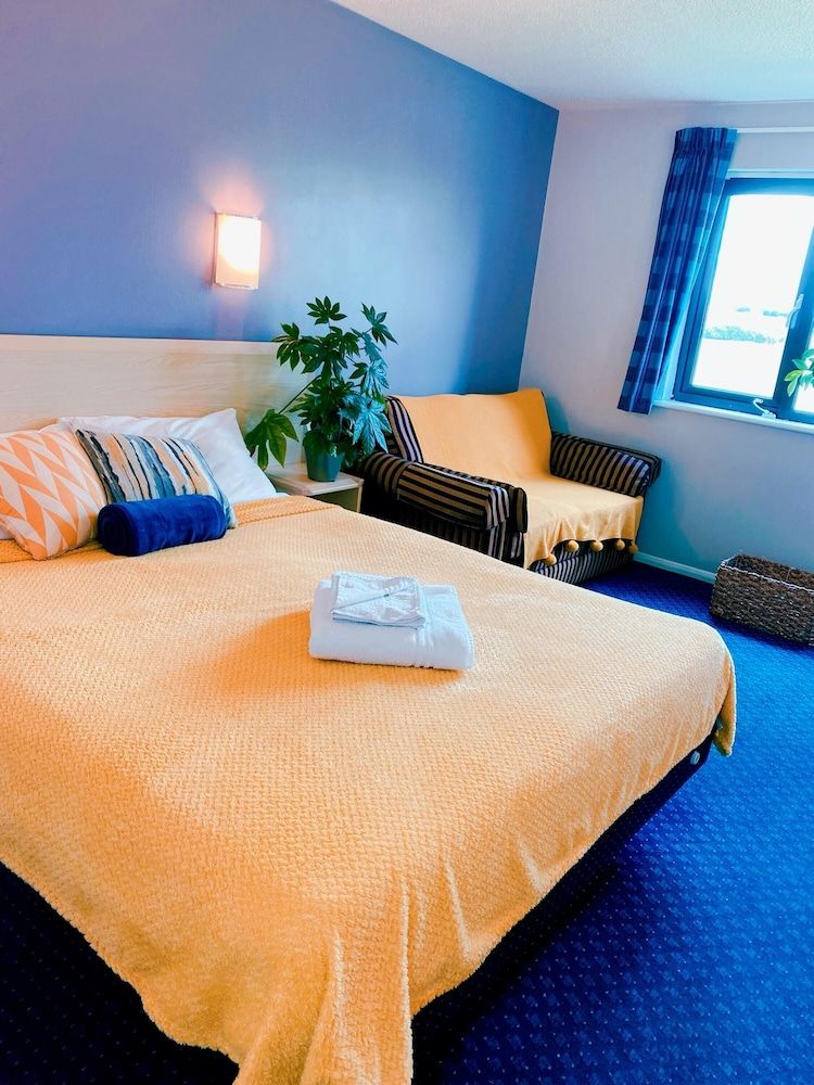 Redwings Lodge Dunstable Family Room 4