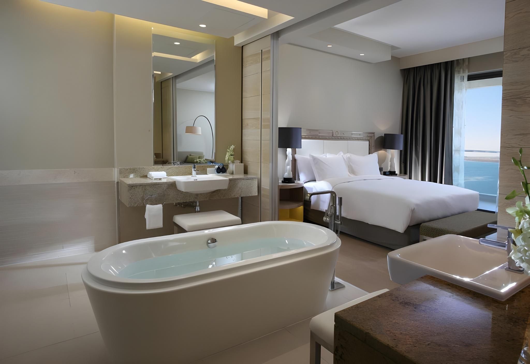 FAMILY SEA VIEW CONNECTING SUITE