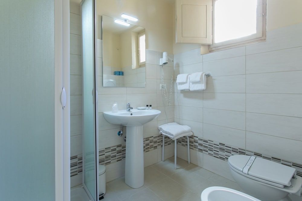 Hotel D'Azeglio Comfort Double or Twin Room 4