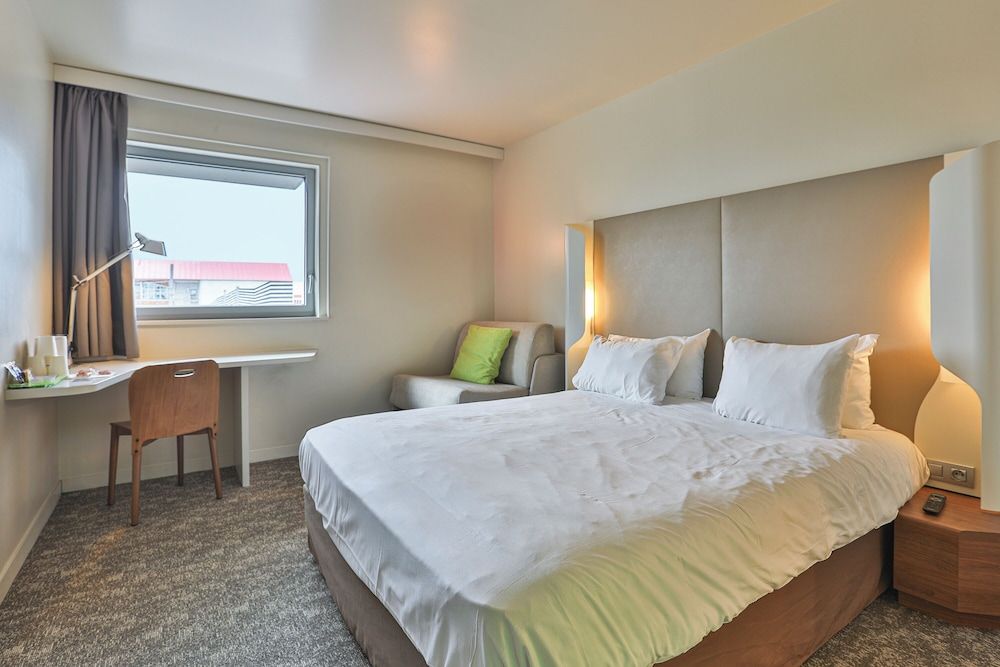 Standard Room, 1 Double and 1 Single bed