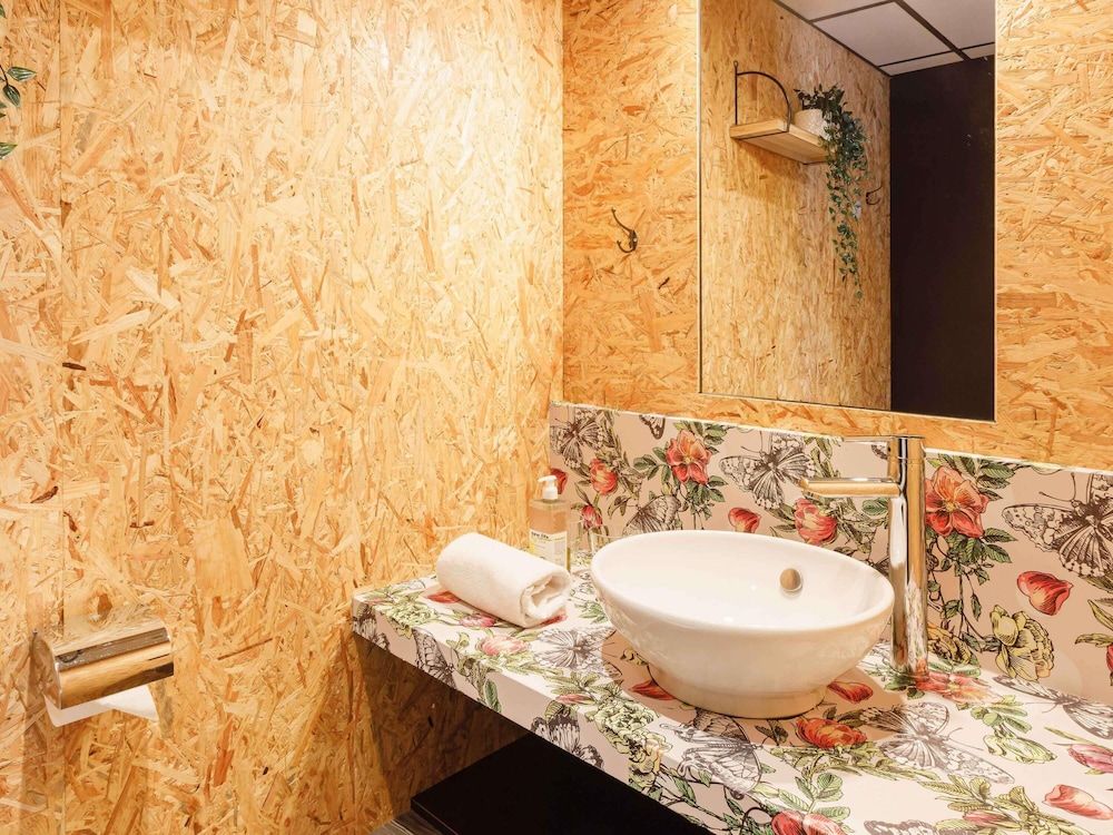 Greet Hotel  Lyon Confluence Standard Room, 2 Twin Beds (Pop) 5