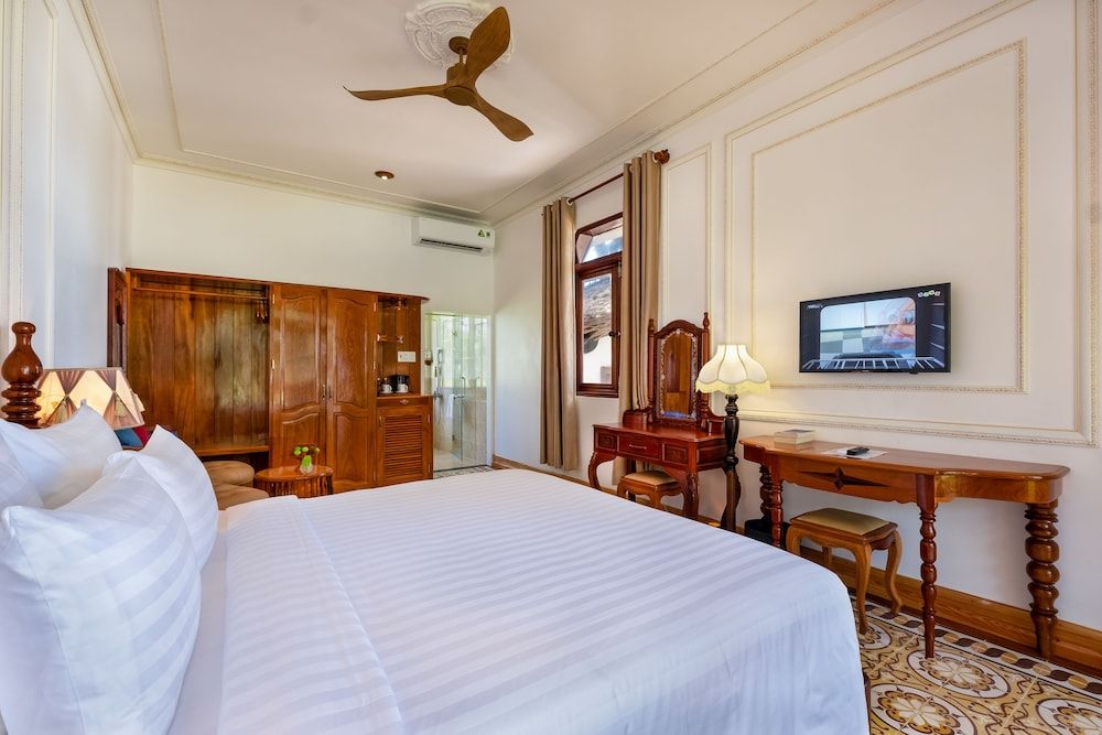 Coco Palm Beach Resort & Spa Room, Balcony, Beachfront 2