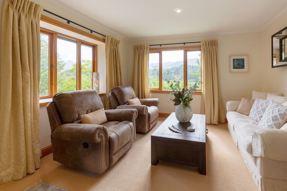 Deluxe Mt. Crusader Suite