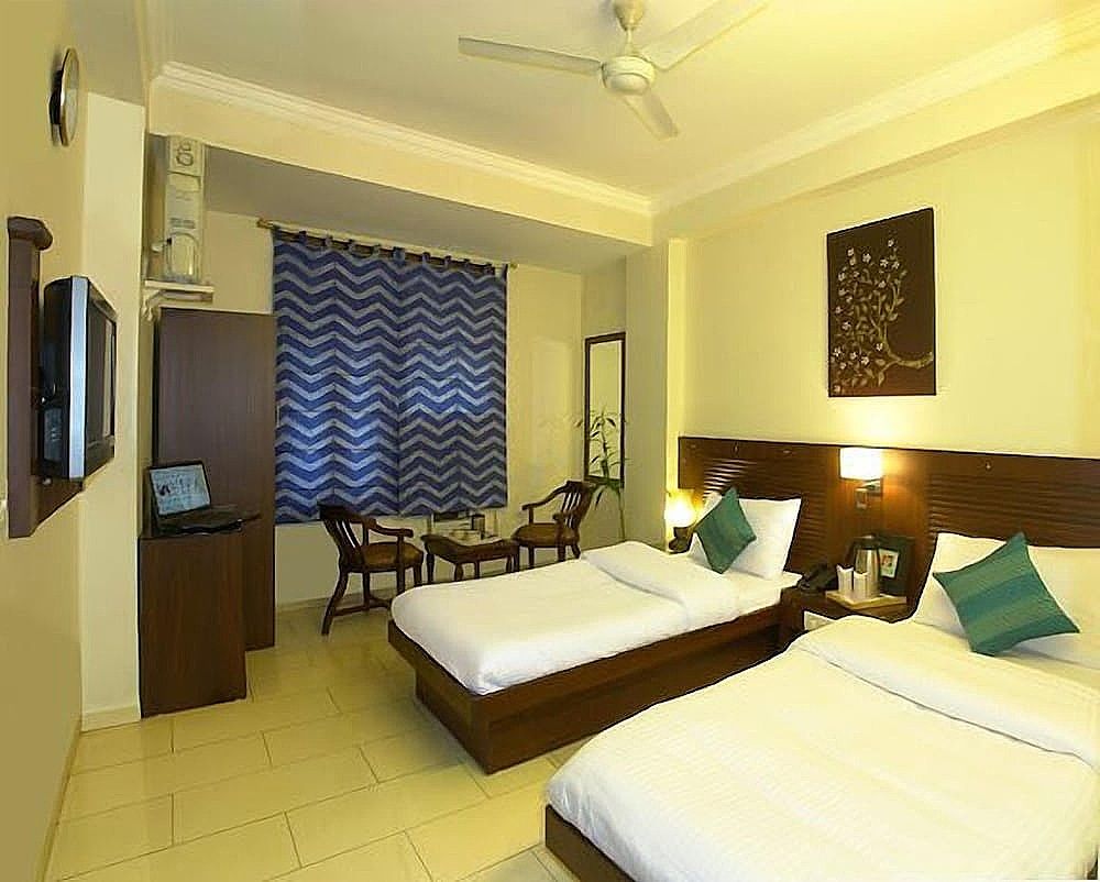 Triple Bed Family Room