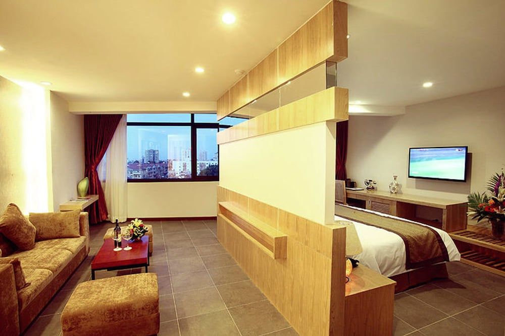 Riverside Hanoi Hotel Executive Room, 1 King Bed 14