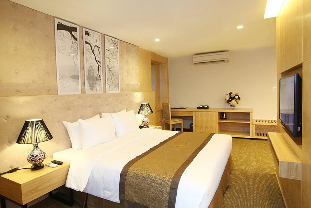 Riverside Hanoi Hotel Executive Room, 1 King Bed 5