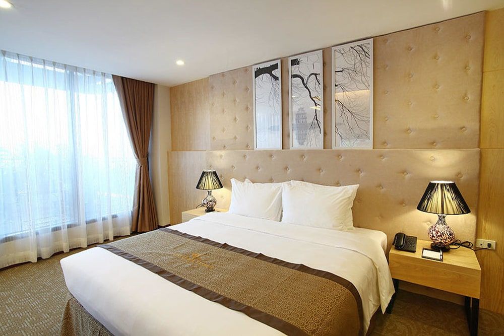 Riverside Hanoi Hotel Executive Room, 1 King Bed 4
