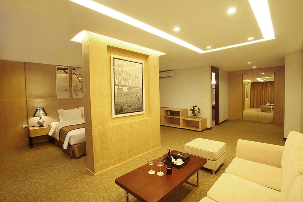 Riverside Hanoi Hotel Executive Room, 1 King Bed 7