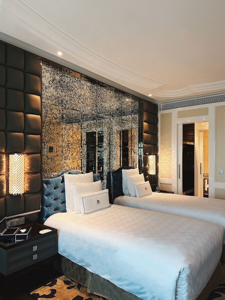 Deluxe Twin, Free Minibar, City or River View,