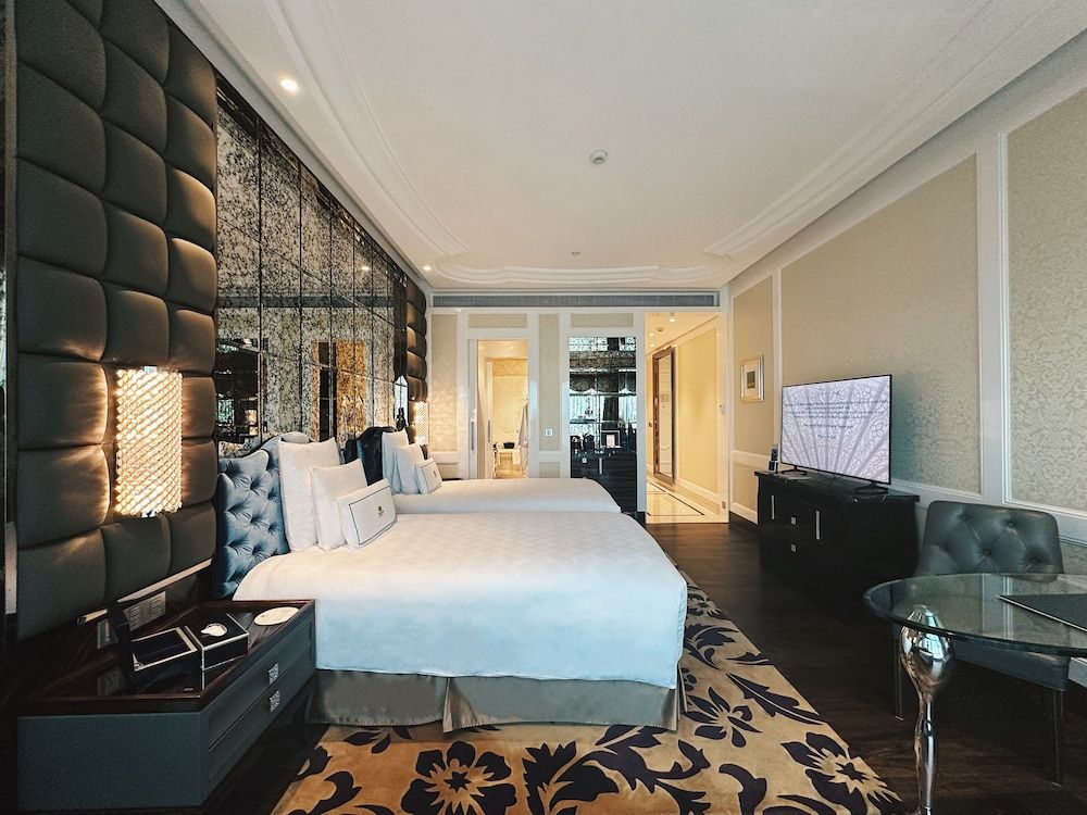 Deluxe Twin, Free Minibar, City or River View,
