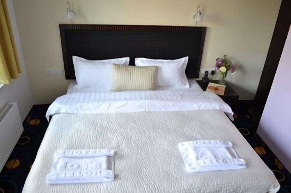 Hotel 365