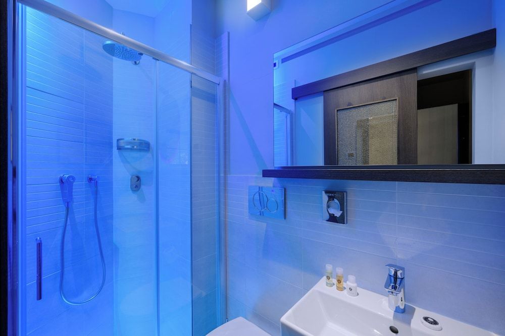 Hotel Mentana - by R Collection Hotels Deluxe Twin Room, 2 Twin Beds, Non Smoking 2