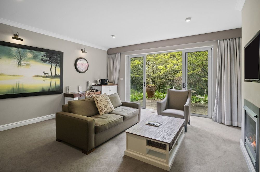 Parklands Country Gardens and Lodges Suite, Garden View 12