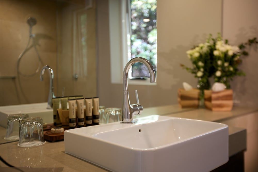 Parklands Country Gardens and Lodges Suite, Garden View 8