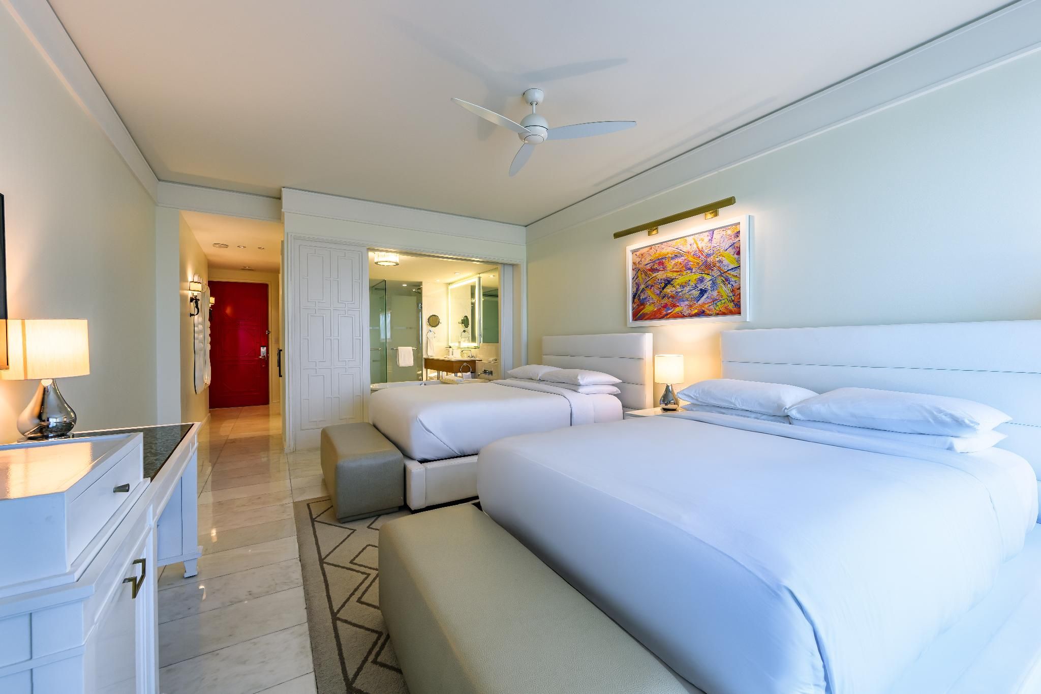2 QUEEN BEDS WITH FOUNTAIN VIEW RESERVE