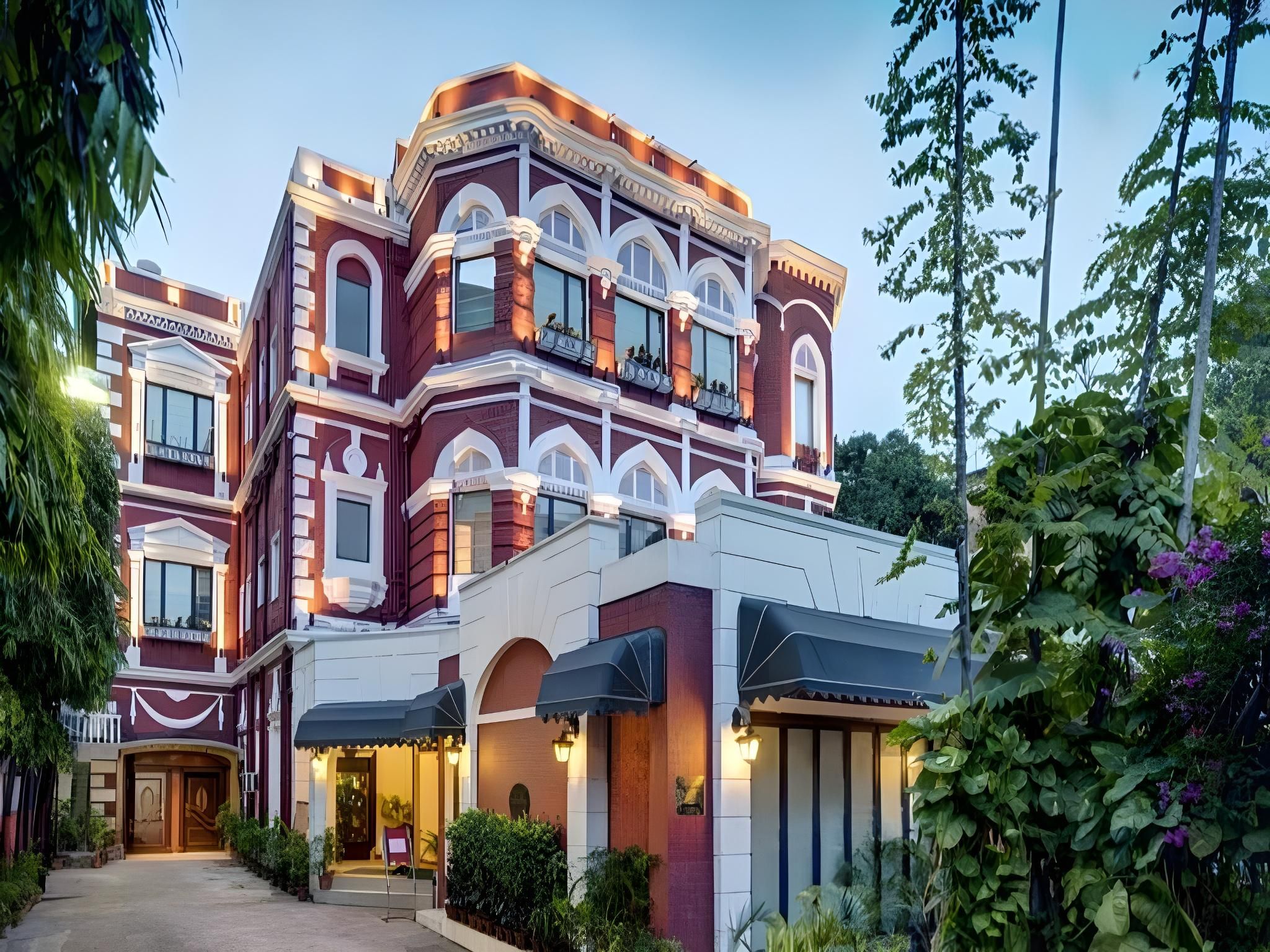 undefined THE ASTOR HOTEL 8