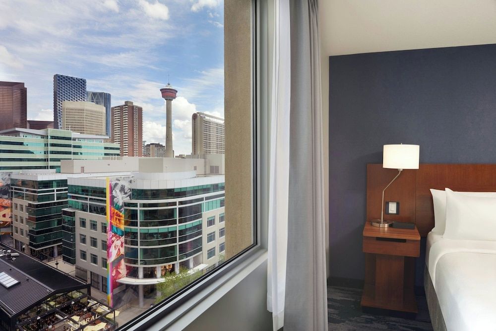 Fairfield Inn & Suites by Marriott Calgary Downtown Room, 1 King Bed, Non Smoking 5
