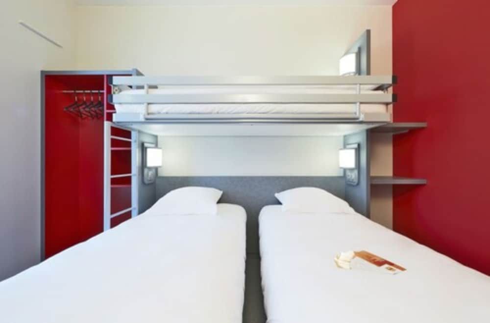 Standard Room, 3 Twin Beds