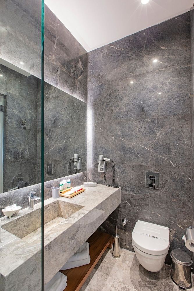 Hotel Miniature Economy Room, 1 Double Bed 3