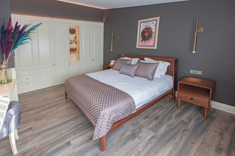 undefined Hotel Miniature 9