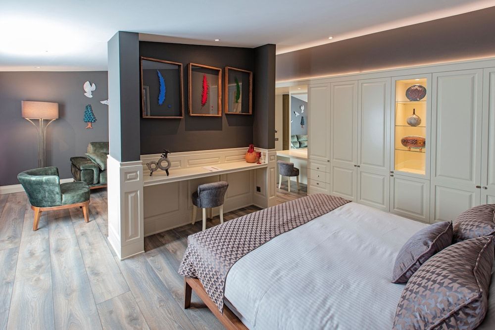 undefined Hotel Miniature 8