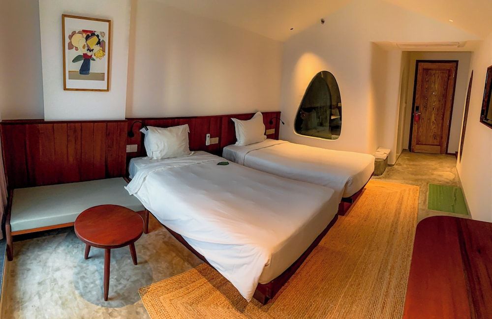 Rustic City View Twin Room