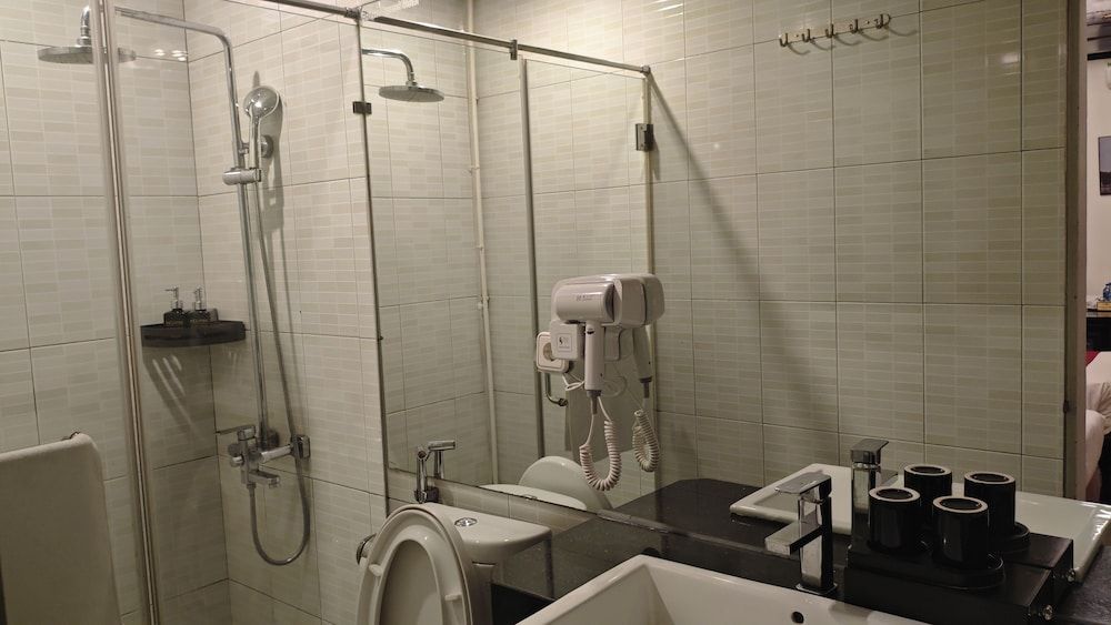 Eclipse Legend Hotel Standard Triple Room 4